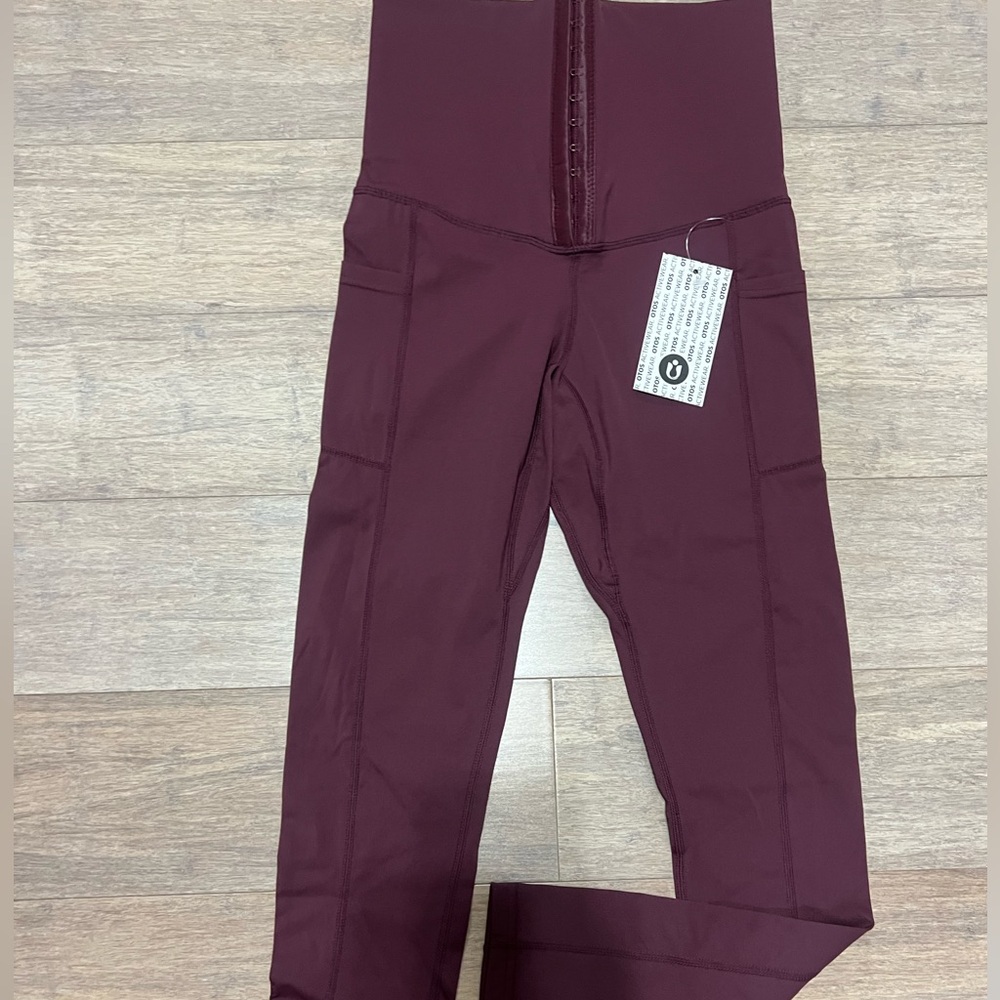 Burgundy Leggings with a hook
